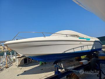 Cranchi Derby 700 con motore Volvo Penta 5.7 V8