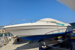Cranchi Derby 700 con motore Volvo Penta 5.7 V8
