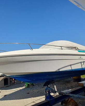 Cranchi Derby 700 con motore Volvo Penta 5.7 V8