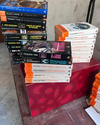 Libri collezione URANIA