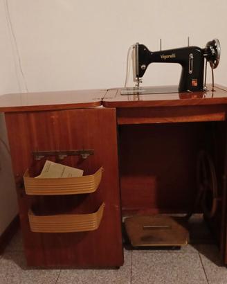 Macchina da cucire vintage Vigorelli