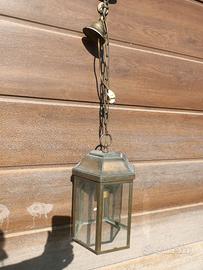 Lampadario antico a lanterna