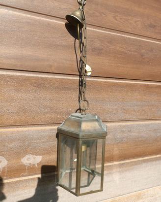 Lampadario antico a lanterna