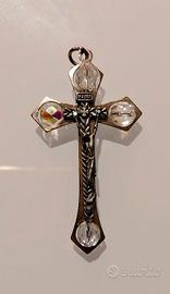 Crocifisso stilizzato in metallo