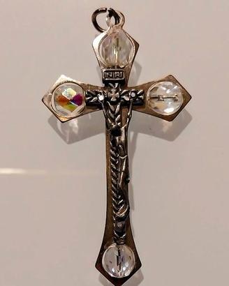 Crocifisso stilizzato in metallo