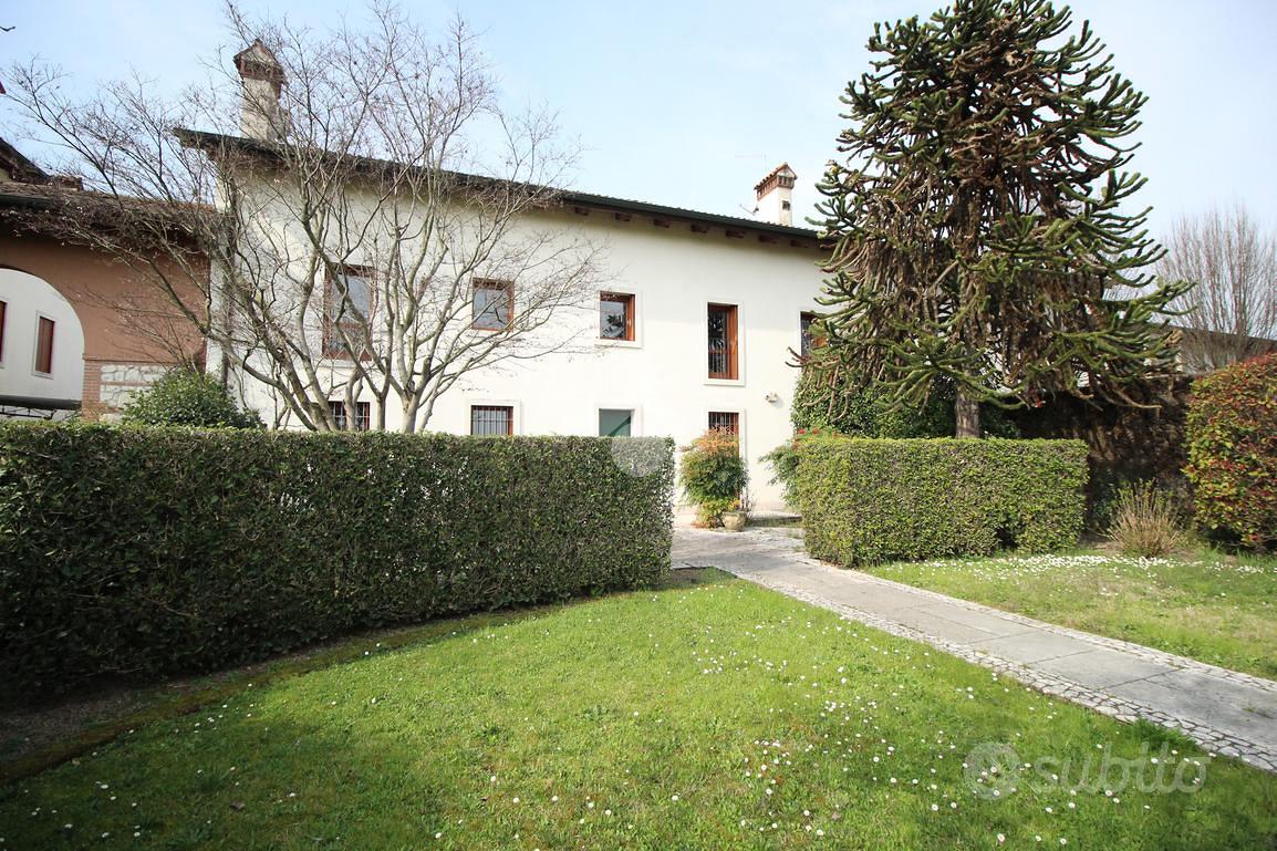 PORZIONE DI BIFAMILIARE A VICENZA