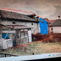 Casa da riattare con 1800 mq di terreno