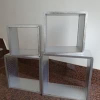 Set Mensole appendibili, pelle martellata argento.