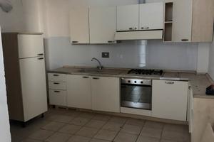 Casa e magazzino zona Bagnolo