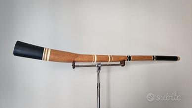 Didgeridoo in legno. Spedizione su richiesta