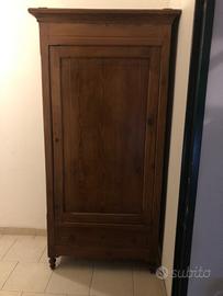 Armadio con una anta arte povera