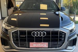 Audi Q8 55 TFSI quattro tiptronic Sport