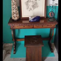 Mobiletto con Cassettiera, Quadro e Sgabello