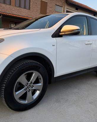 Toyota RAV 4 RAV4 2.0 D-4D 2WD Style White Ed. Neo