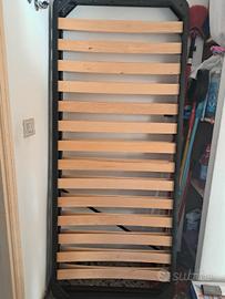 Letto singolo vintage in ferro battuto dipinto + r