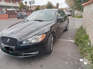 Jaguar XF 3.0 D V6 Premium Luxury (177 kw)