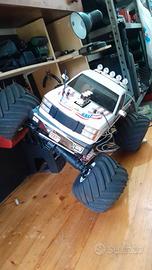 monstertruck kyosho scala 1/8 come nuovo 