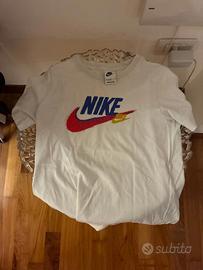 T-shirt Nike