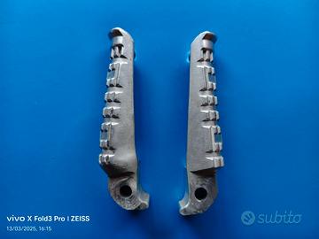 Yamaha Tmax 530 Pedali passeggero posteriori