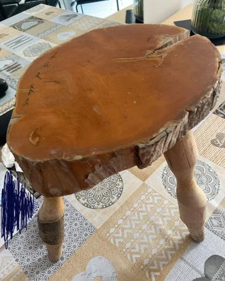 Sgabello in legno