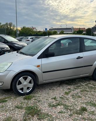 Ford Fiesta 1.2 16V 3p. Ghia Neopatentati