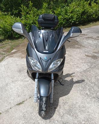 Piaggio x9 500