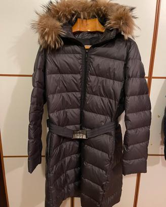 Piumino lungo Moncler donna con cappuccio