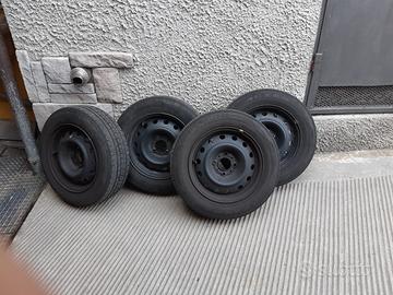 4 gomme invernali su cerchio in ferro