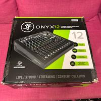 mixer MACKIE ONYX 12