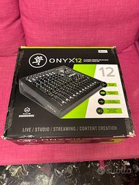 mixer MACKIE ONYX 12