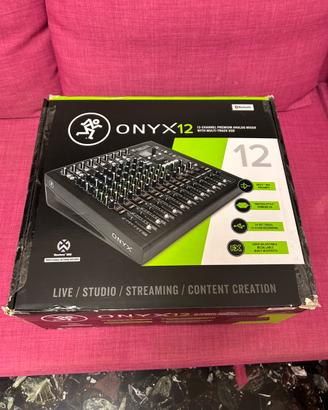 mixer MACKIE ONYX 12