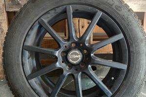 Cerchi da 17 con gomme invernali Ford Kuga