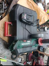 smerigliatrice a batteria Parkside 