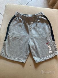 Pantaloncino Nike taglia L 147 -158 grigio