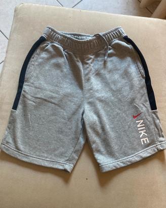 Pantaloncino Nike taglia L 147 -158 grigio