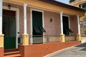 Porzione semindipendente di casetta su unico piano