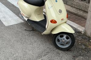 Vespa 50