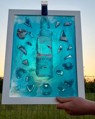Quadro bottiglia rotta grey goose