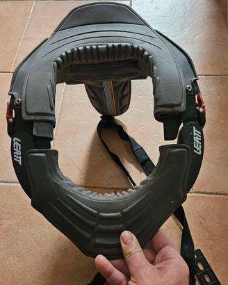 protezione collo leatt brace moto
