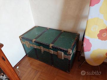 Baule in legno e Borchie in metallo 99x51x52