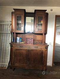 Antica  credenza in legno