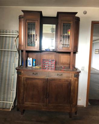 Antica  credenza in legno