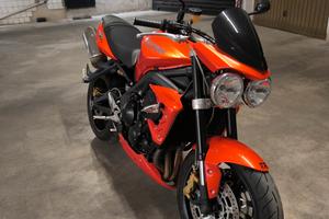 Triumph street triple r 675