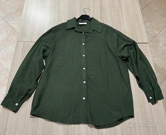 Camicia verde oversize in tessuto leggero