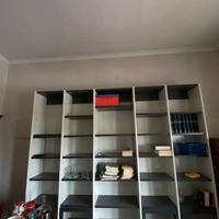 Libreria grande