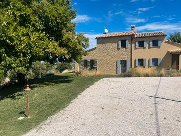 Casale tra collina e pista panoramica