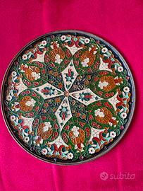 piatto decorativo in ottone e smalto