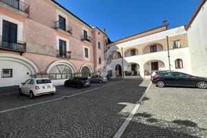 2 LOCALI A MERCATO SAN SEVERINO