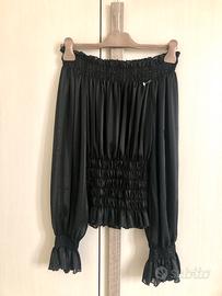 Blusa nera mai usata