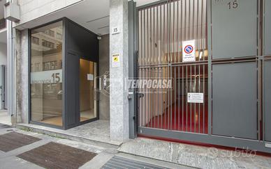 Magazzino a Milano Via RUGGERO BOSCOVICH 5 locali